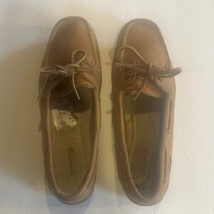 Sperry Top Sider Tan Leather upper Boat Shoes 2 eye shoelace w non marking sole